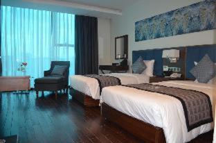 Eagle Hotel - 1