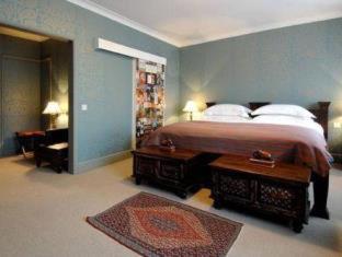 Elephant Hotel - Pangbourne - 3