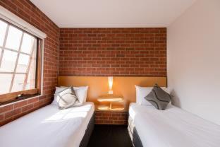 Bay Hotel Apartments - Hobart - 7