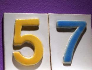 1st Creatif Hotel Elephant - 2