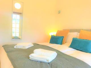 Seaside Cottage with Parking - Worthing - 5