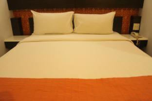 Suvarnabhumi Suite Hotel - 8