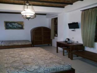 Bladok Hotel & Restaurant - Yogyakarta - 1