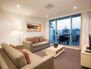 Oaks Glenelg Liberty Suites - Adelaide - 1
