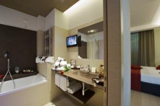 UNAHOTELS Villa dei Platani Foligno - 7