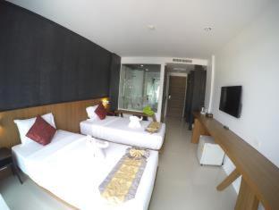 Phoenix Grand Patong - 8