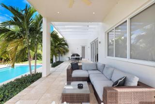 Luxurious Beach Retreat w Heated PoolBasketball - Hollywood - 2