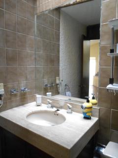 Habitación amplia cerca de Andares - 5