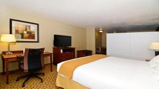 Holiday Inn Express Hotel & Suites Fort Atkinson by IHG - 5