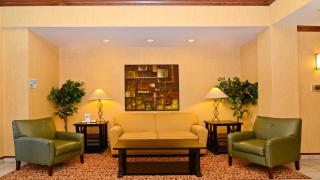Holiday Inn Express Hotel & Suites Fort Atkinson by IHG - Fort Atkinson - 8