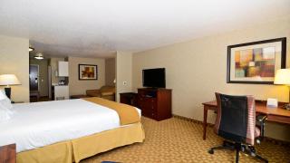Holiday Inn Express Hotel & Suites Fort Atkinson by IHG - 6