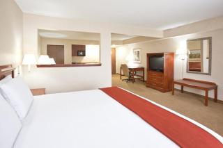 Holiday Inn Express Hotel & Suites Bowling Green by IHG - Bowling Green - 3