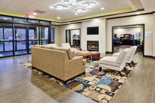 Holiday Inn Express & Suites Buford NE - Lake Lanier by IHG - Buford - 3
