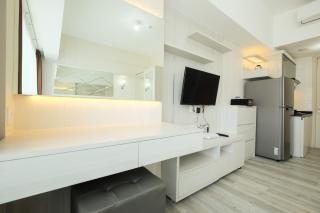 Elegant Studio at Springlake Summarecon Bekasi Apartment By Travelio - Bekasi - 6