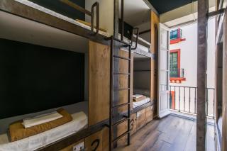 Black Swan Hostel Sevilla - Seville - 7