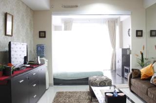 Stylish 1BR near ITB University at Dago Suites Apartment By Travelio - Bandung - 7