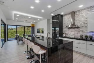 BEACH 5 MIN. WALK-LUXURIOUS MODERN POOL HOME - Marco Island - 1