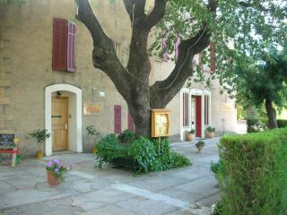Hostellerie Le Mirabeau - Peyrolles-en-Provence - 0
