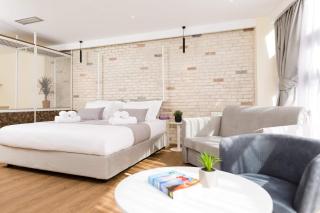 SUITES@SYNGROU-FIX - 0