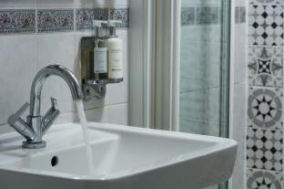 The Kennard Boutique Guesthouse - 4