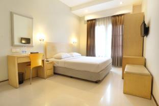 Triniti Hotel Batam - Nagoya - 9