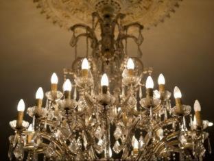 Elizabethan Lodge - 2