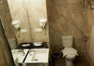 King's Hotel Nagoya Batam - 6