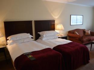 Macdonald Old England Hotel & Spa - 4