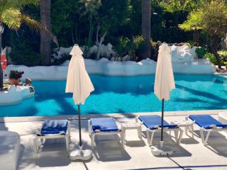 Luxury apartment in La Isla, Puerto Banus - 8