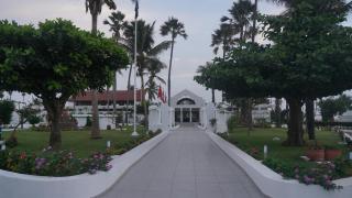 Sunbeach Hotel & Resort - 1