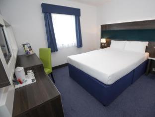 Ramada by Wyndham Cobham - Cobham - 4