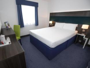 Ramada by Wyndham Cobham - Cobham - 2