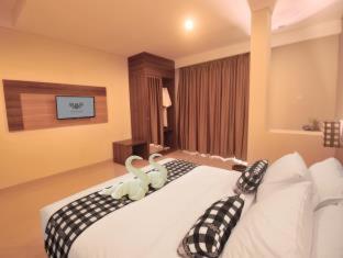 Grand Barong Resort - 3