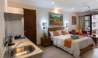 Peninsula Bay Resort - 8