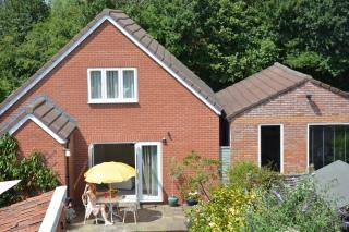 glastonbury town garden house - 2