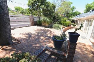 Caesar's Self-catering Open Plan Suite - Somerset West - 6