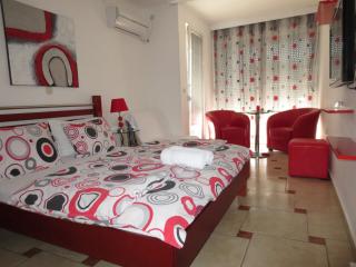 Apartments Jovan city center with free parking - 4