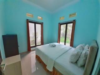 Villa 3 Bedroom Edelweis No. 7 near Museum Angkut - Batu - 4