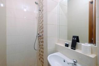 Minimalist and Comfortable Studio Dave Apartment By Travelio - Depok - 3