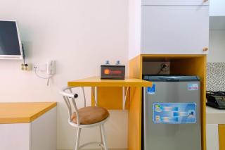 Minimalist and Comfortable Studio Dave Apartment By Travelio - Depok - 5
