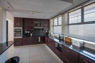 Stay at The Point - Prestigious Prominent Penthouse - Durban - 8