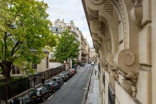 Veeve - Enchanting Murals by Trocadero Gardens - Paris - 5