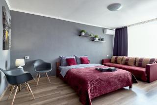 Две Больших Спальни - улица Бассейная 11 метро Дворец спорта напротив ТЦ Гулливер Улица Крещатик 1 минута - 7