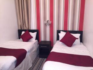 OYO Firs Lodge London Heathrow - Hounslow - 7