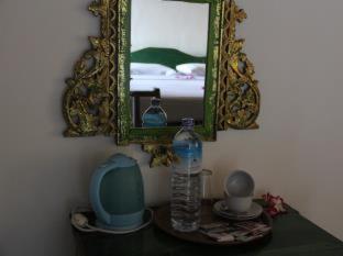 Puri Bunga Beach Cottages - Senggigi - 4