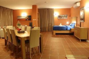 GrandBlue Resort & Beachclub - 9