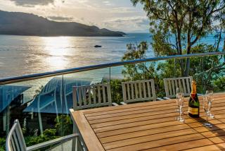 Waves 5 Luxury 3 Bedroom Breathtaking Ocean Views Central Location - Hamilton Island - 7