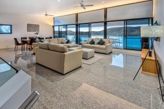 Waves 5 Luxury 3 Bedroom Breathtaking Ocean Views Central Location - Hamilton Island - 3