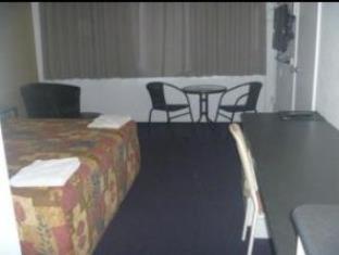 Mid City Motor Inn - 3
