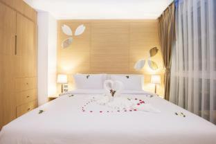 Clarian Hotel Beach Patong - 2